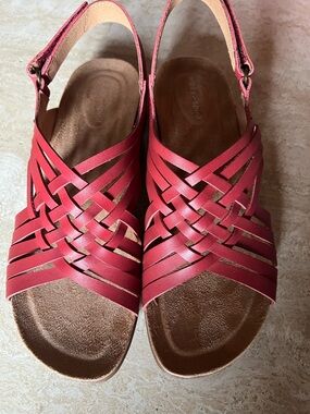 Easy Spirit Semar Women’s Red Woven Leather Slingback Sandals (Wide)